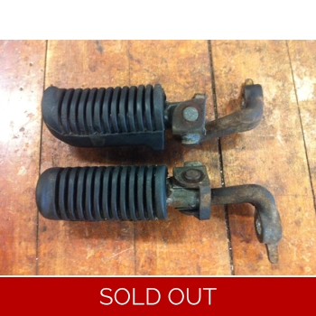 1982-83 Yamaha XJ650 Maxim Driver Foot Pegs and Brackets - Pair